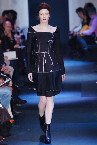 Look 10